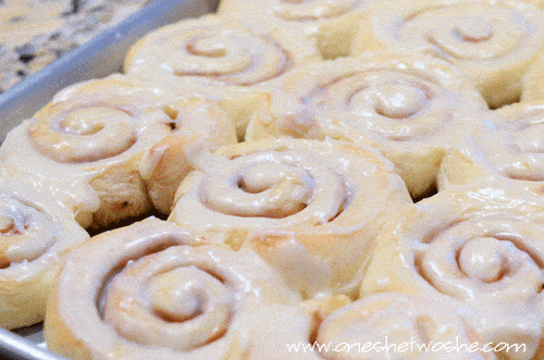 cinnamon-rolls-006.gif