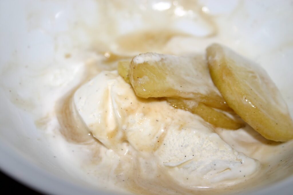 apple ice cream topping