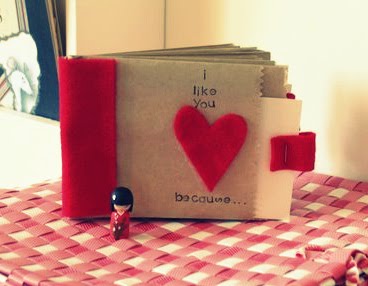 Create a Valentine Paper Bag Album for sharing family love notes! Get the list of supplies, and the how-to, on the blog: www.orsoshesays.com