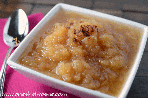 Who knew making homemade applesauce was so easy?! Get the how-to on orsoshesays.com #homemade #applesauce #homemadeapplesauce #applesaucerecipe #recipe #sidedish #kidfood