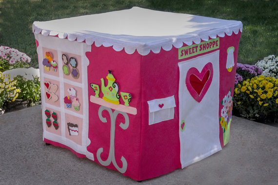 Card Table Playhouse Review & Giveaway!!