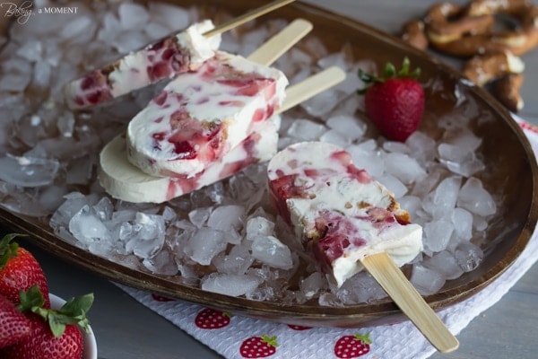 Strawberry Pretzel Popsicles | Baking a Moment