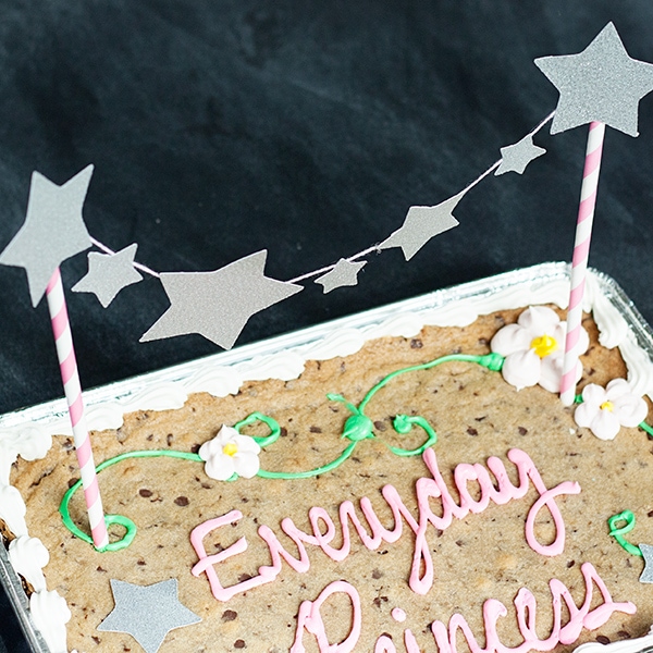 DIY-Glitter-Star-Cake-Topper