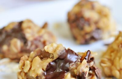 No-Bake Peanut Butter Chocolate Chunk Cookies | FiveHeartHome.com for OneSheTwoShe.com
