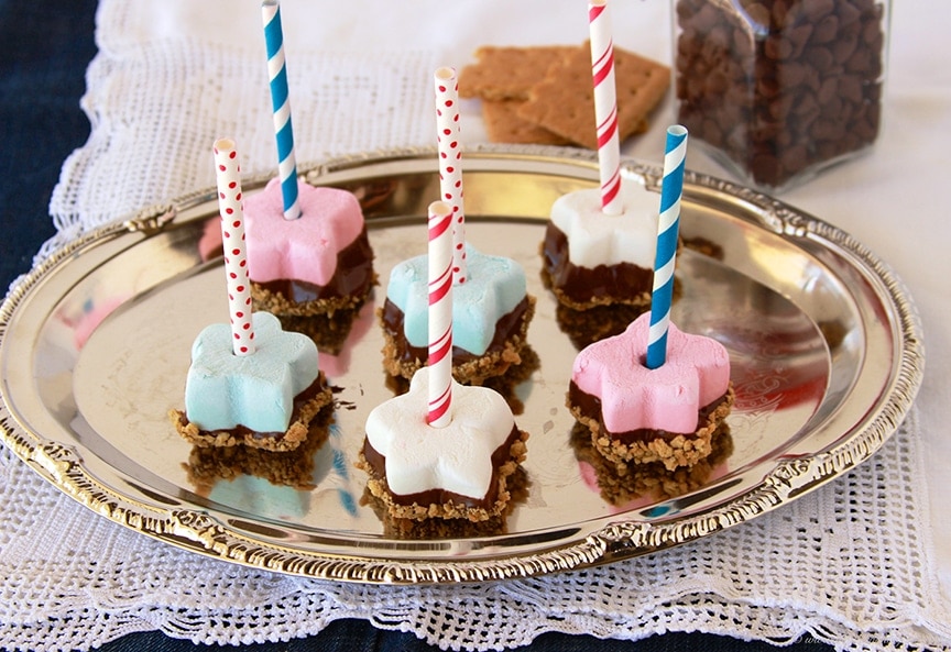 Star Marshmallow Smore Treats by www.whatscookinwithruthie.com