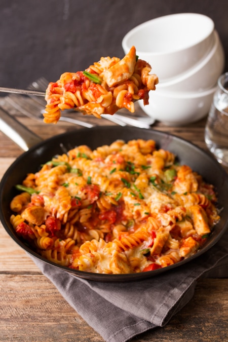 30-Minute Skillet Chicken Pasta (she: Nikki) - Or so she says...