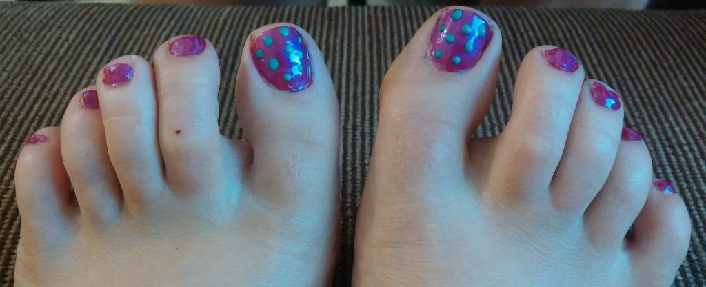 Dee toenails (2)