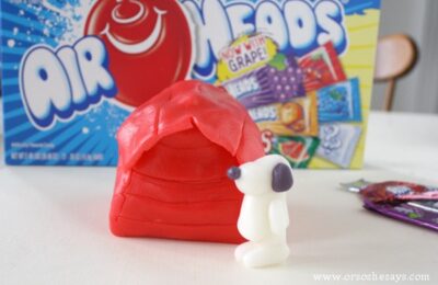 Make a snoopy dog house with your kiddos using Airheads candy