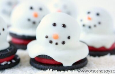 These melting snowmen OREO cookie balls are so darling! They're also pretty easy to make.