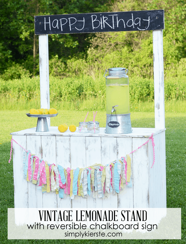 lemonade-stand-with-reversible-chalkboard-sign-650x851