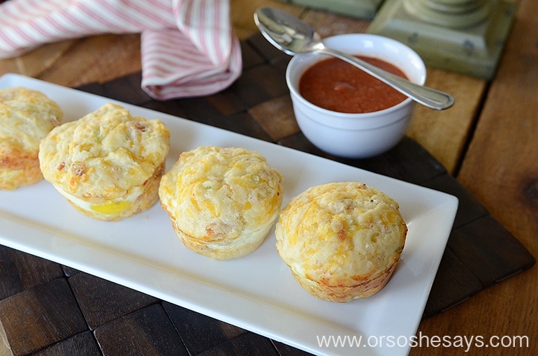 These Bacon and Egg Breakfast Muffins are a simple breakfast that the whole family will love! www.orsoshesays.com