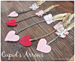 These Cupid's Arrows would be so fun to make with the kids for Valentine's Day! They're so easy too!! www.orsoshesays.com