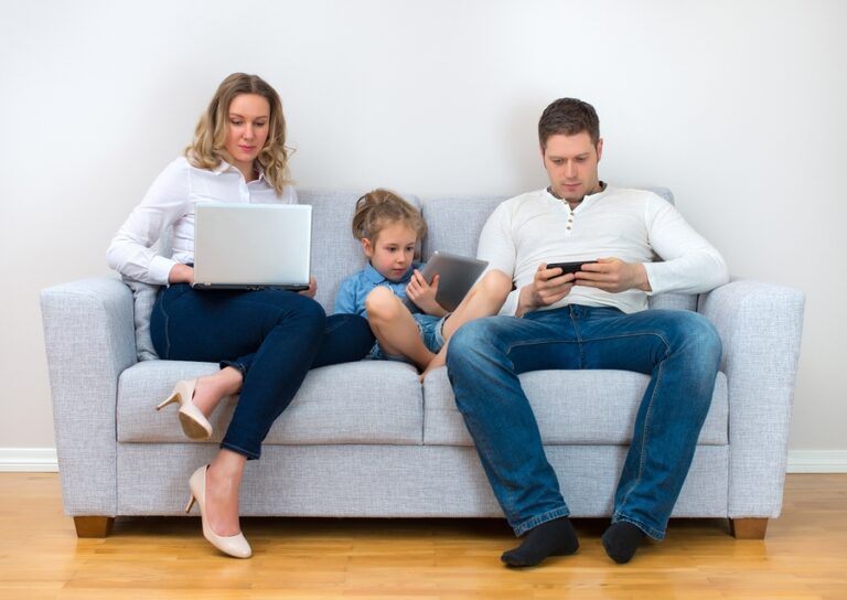 Unplugged: Why It’s Important to Make Time Stand Still (he: Dan)