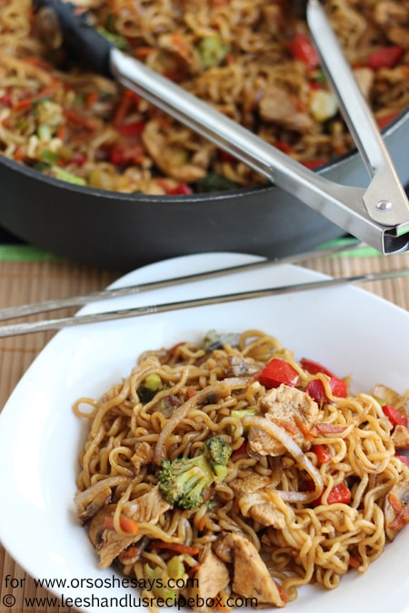 Noodles, chicken and your veggies of choice- Chicken Yakisoba is a one-dish wonder the whole family will love! Get the recipe on www.orsoshesays.com.