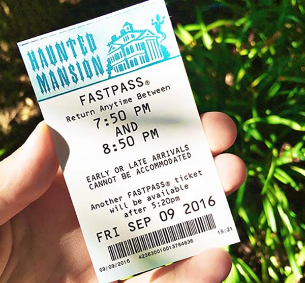 disneyland-halloween-time-haunted-mansion-fastpass