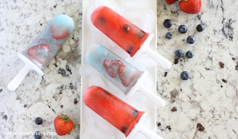 Make these red, white and blue popsicles for some easy patriotic fun. Get the recipe on www.orsoshesays.com today!