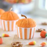 Pumpkin cupcakes at lizoncall.com