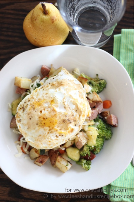 This loaded breakfast skillet is our go-to brinner when we have veggies in the fridge that need to be used up. It's so fast, filling, and easily adaptable to whatever veggies you have on hand. Get the how-to on the blog: www.orsoshesays.com