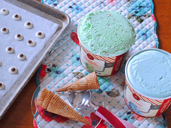 If you love Monsters Inc. as much as I do, then this treat will make you “scream” for ice cream! Keep reading to find out how to make this delicious Monsters, Inc. Ice Cream Treat for your little monsters. www.orsoshesays.com #OSSS #MonstersInc #Monsters #Disney #IceCream #Dessert #recipe #DessertRecipe #DisneyRecipe #LDSBlogger #LDS #MormonBlogger #Mormon #ontheblog #bogger #mikeandsully #sully #mikewazowski 