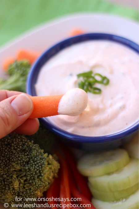 Whether it's on pizza night or you need to bring something for a potluck, a veggie tray with veggie dip is a quick and versatile side dish you can feel good about serving, ! Get this easy chive and garlic #veggiediprecipe on the blog today! www.orsoshesays.com #healthyrecipes #veggies #dip #veggietray #ldsblogger #family #familyrecipe #apps #appetizers #osssfeedthefamily #snacks