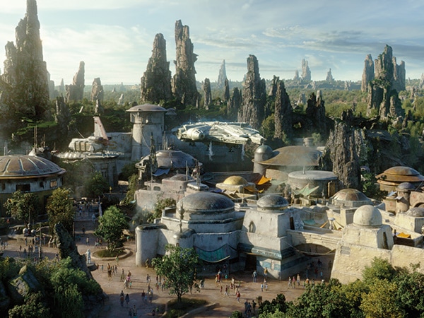Star Wars: Galaxy's Edge is sure to be an out of this world experience, and today I'll let you know what you can expect on your visit to Disneyland after this new land opens in just a few weeks. www.orsoshesays.com #StarWars #GalaxysEdge #Disneyland