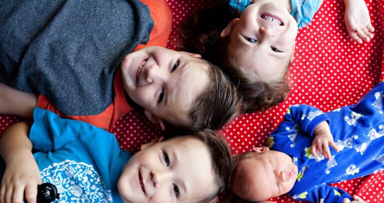52 Fun Activities for Bored Siblings